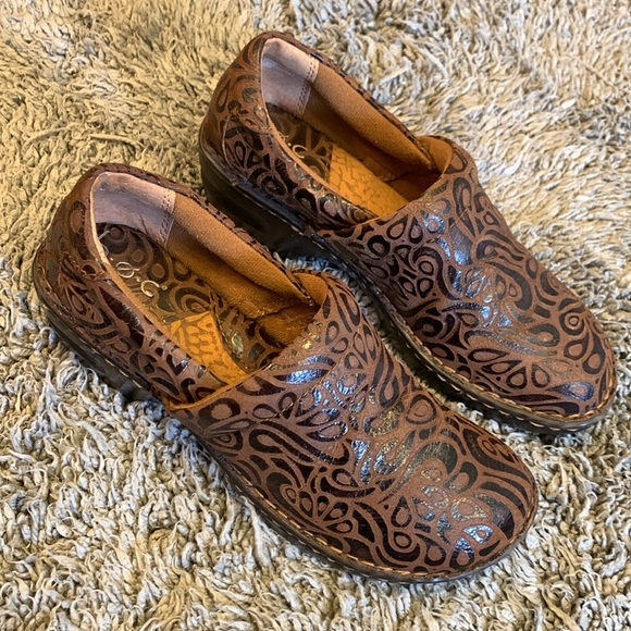 BOC by BORN Peggy Leather Slip On Clog Women 8M Brown Embossed Comfort - Picture 2 of 6